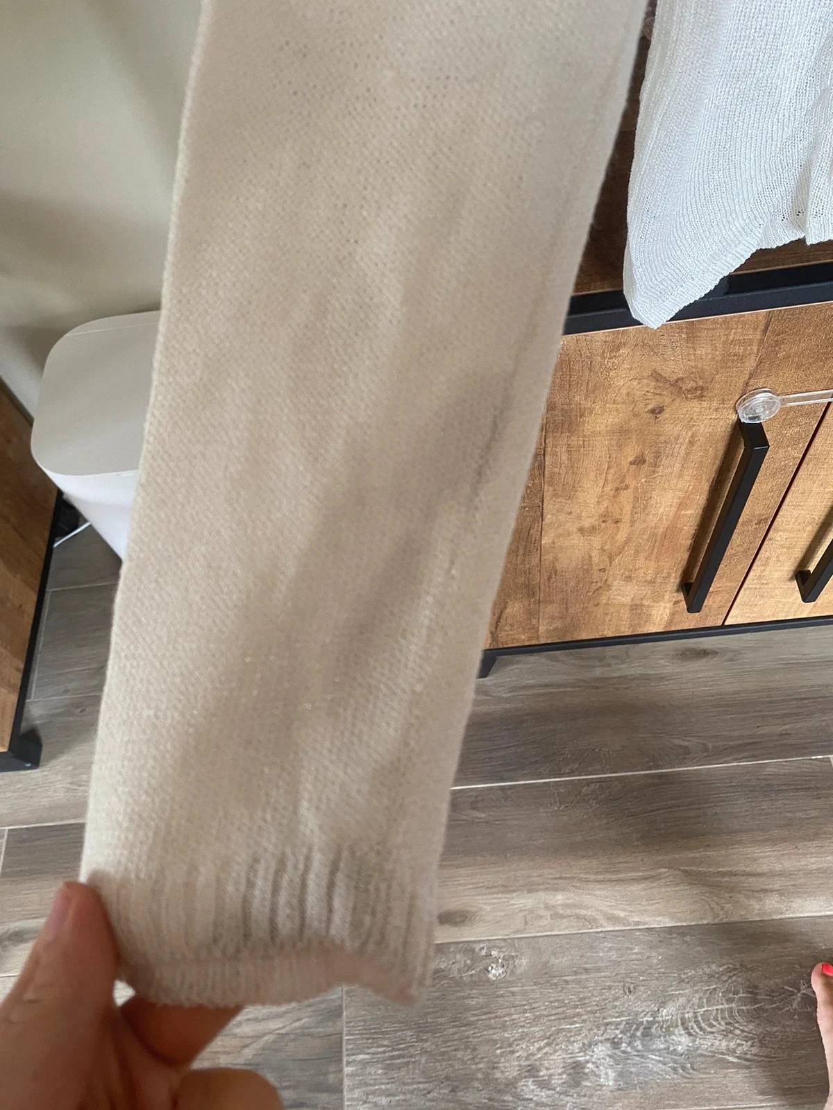 Pull col en V – photo 4